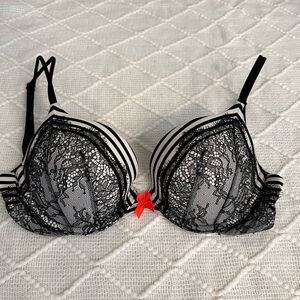 Victoria's Secret Very Sext Push Up Lace Bra
